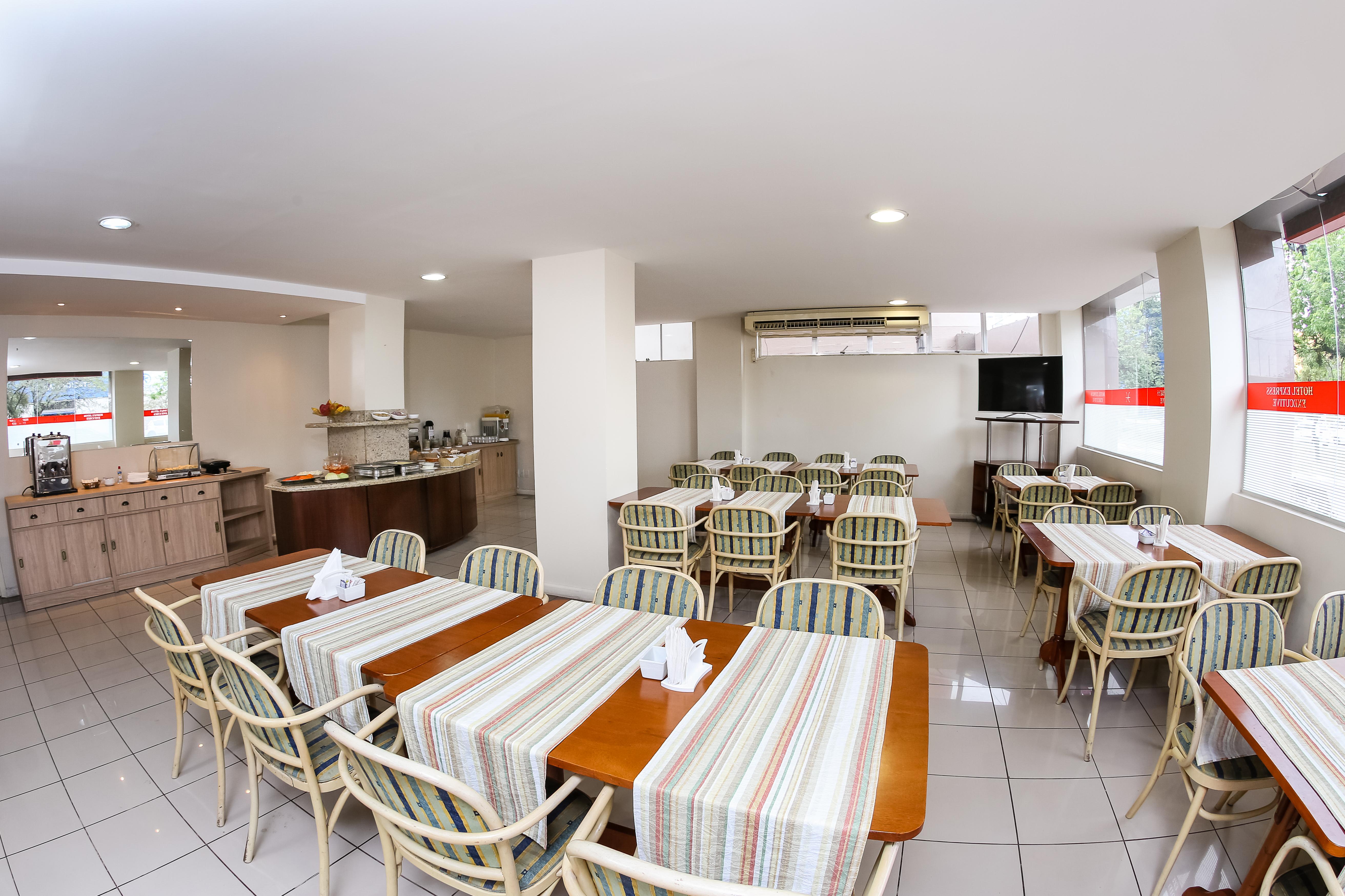Hotel Suarez Executive Ново Хамбурго Екстериор снимка